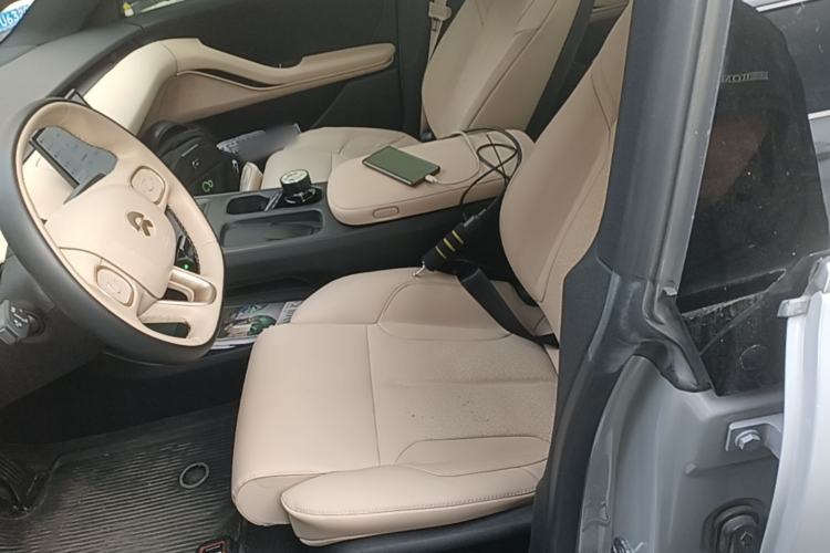 Used Nio ET5 2022 75 kWh Left Front Seat