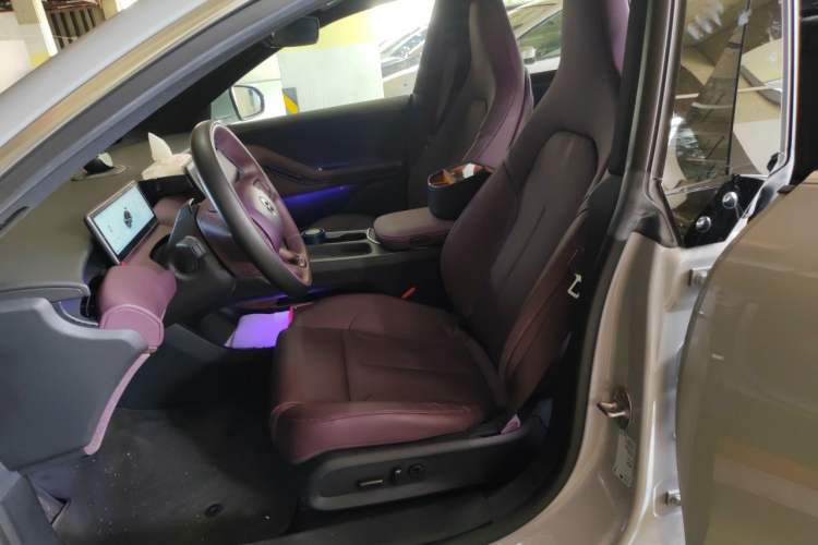 Used Nio ET5 2022 75 kWh Left Front Seat