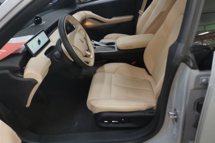 Used Nio ET5 2022 75 kWh Left Front Seat