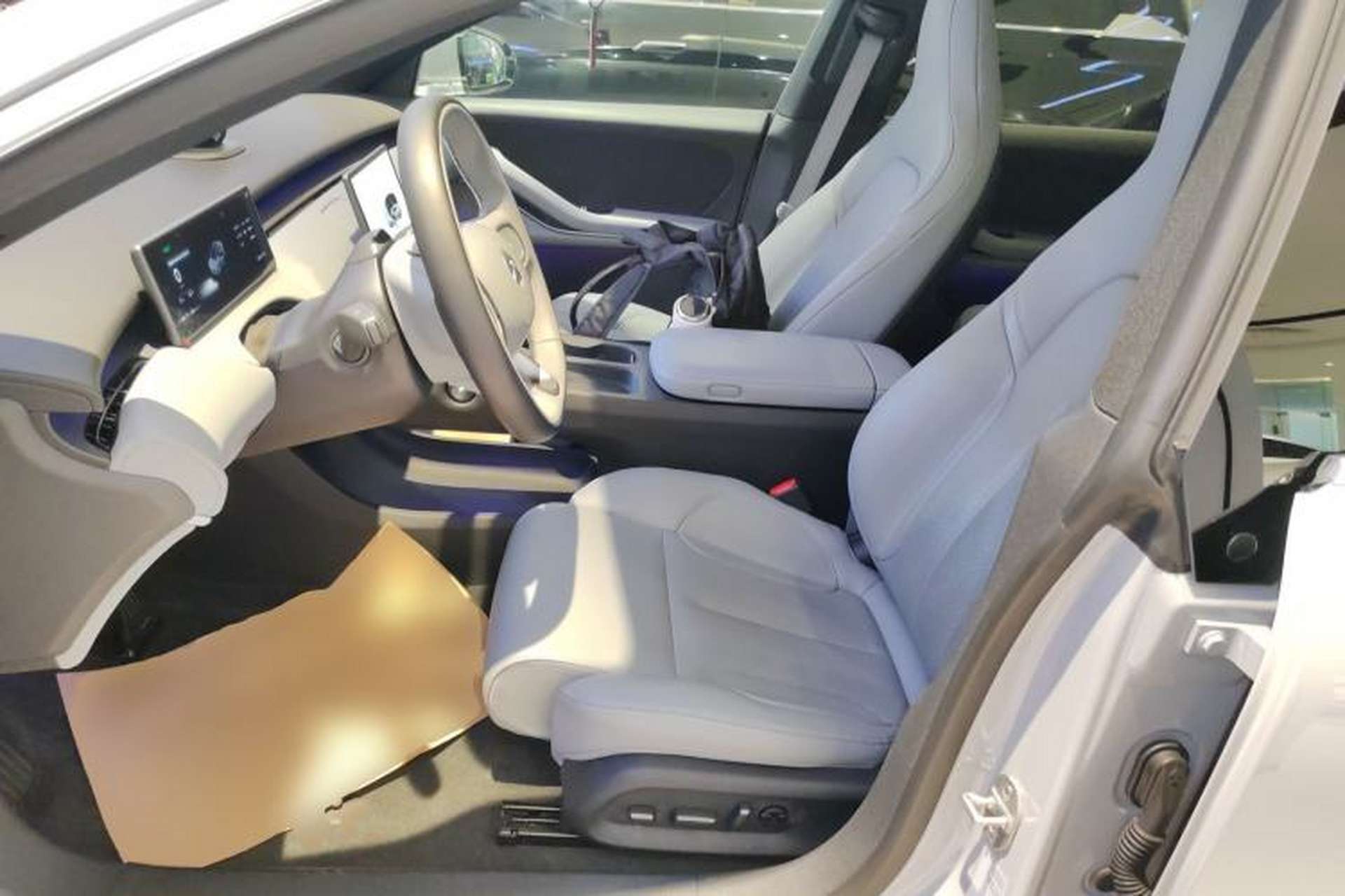 Used Nio ET5 2022 75 kWh Left Front Seat