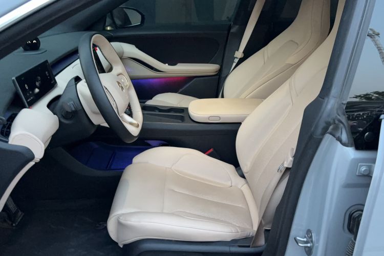 Used Nio ET5 2022 75 kWh Left Front Seat