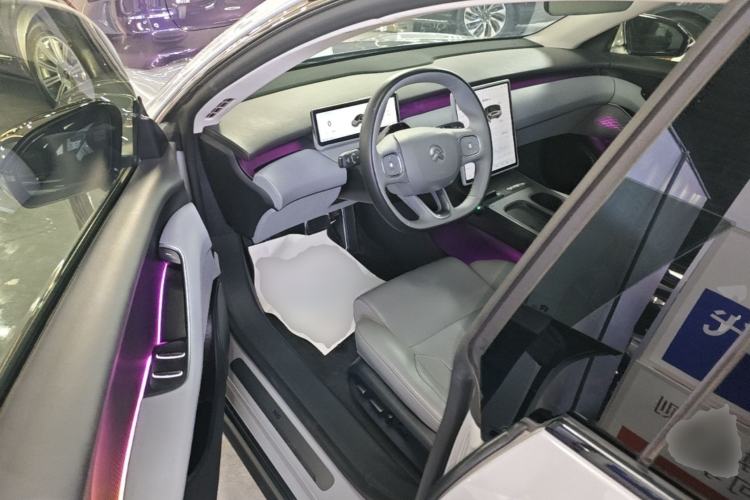 Used Nio ET5 2022 75 kWh Left Front Seat