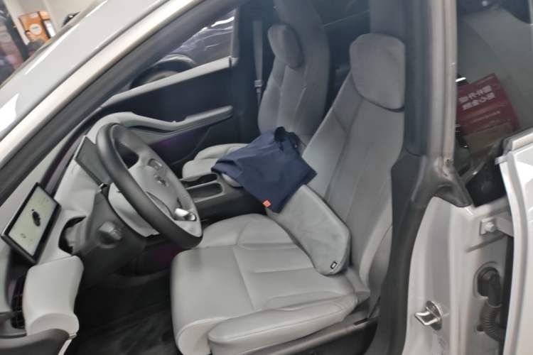 Used Nio ET5 2022 75 kWh Left Front Seat