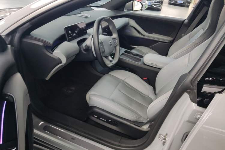 Used Nio ET5 2022 75 kWh Left Front Seat