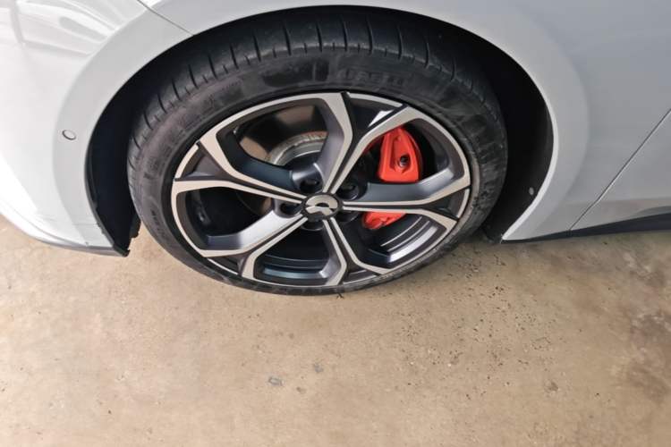 Used Nio ET5 2022 75 kWh Left Front Wheel Hub