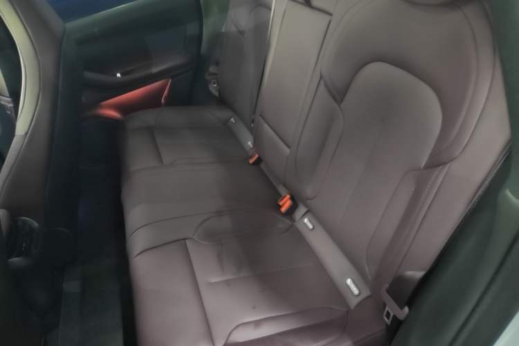 Used Nio ET5 2022 75 kWh Left Rear Seat