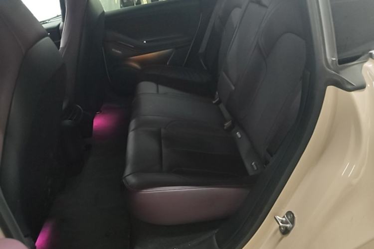 Used Nio ET5 2022 75 kWh Left Rear Seat