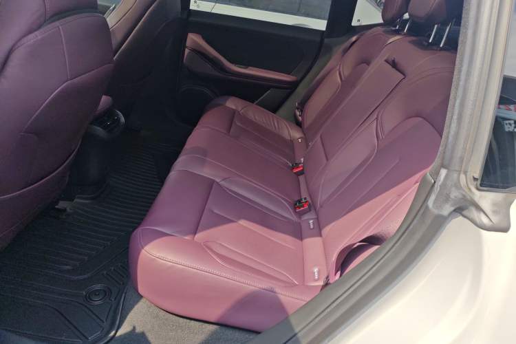 Used Nio ET5 2022 75 kWh Left Rear Seat