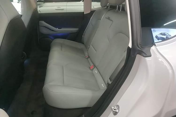 Used Nio ET5 2022 75 kWh Left Rear Seat