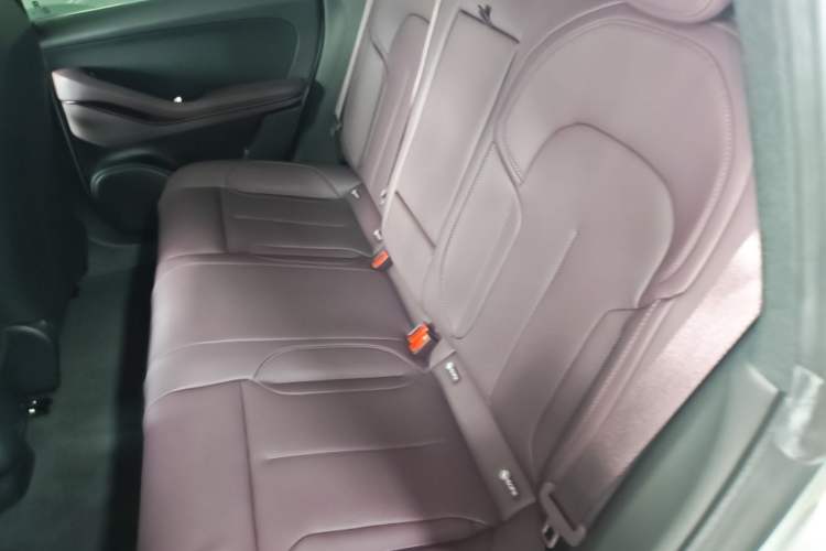 Used Nio ET5 2022 75 kWh Left Rear Seat