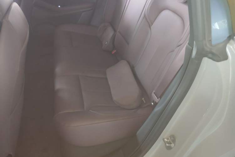 Used Nio ET5 2022 75 kWh Left Rear Seat