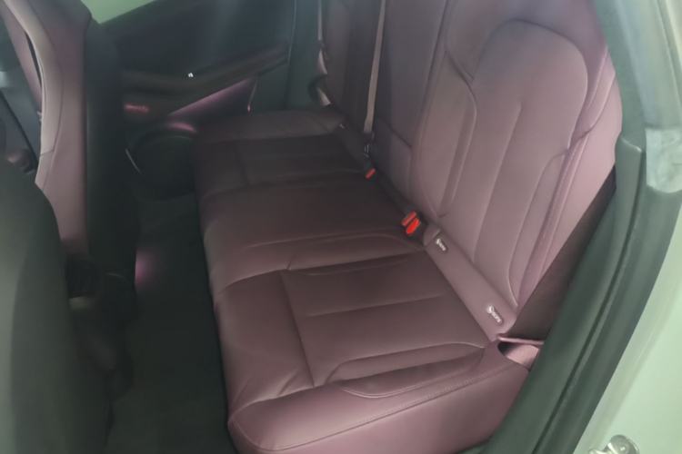 Used Nio ET5 2022 75 kWh Left Rear Seat