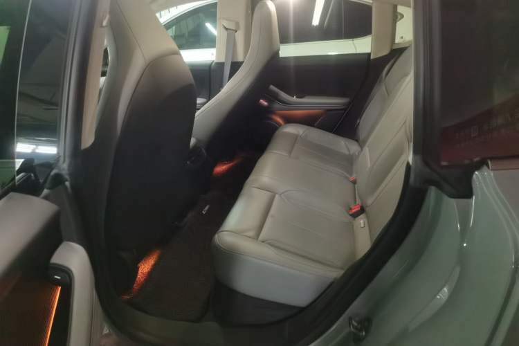 Used Nio ET5 2022 75 kWh Left Rear Seat