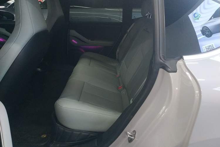 Used Nio ET5 2022 75 kWh Left Rear Seat