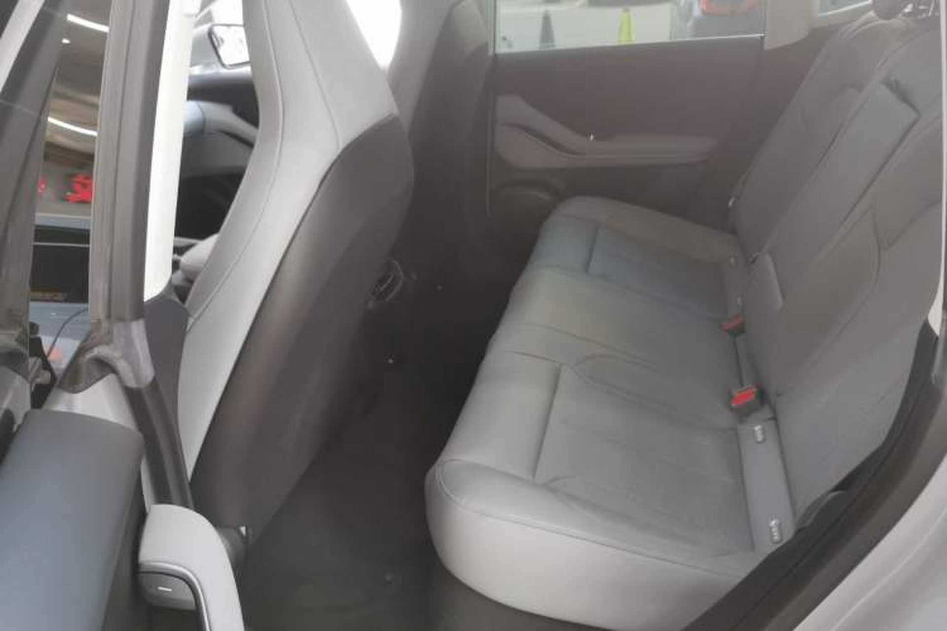 Used Nio ET5 2022 75 kWh Left Rear Seat