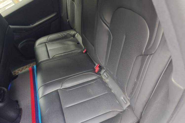 Used Nio ET5 2022 75 kWh Left Rear Seat