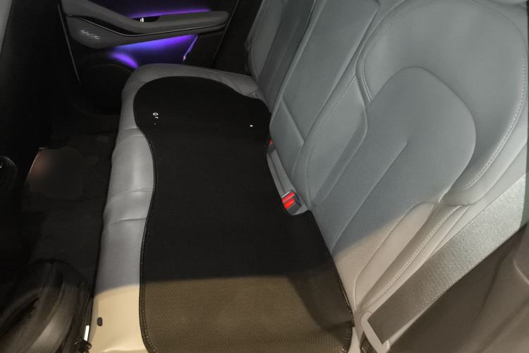 Used Nio ET5 2022 75 kWh Left Rear Seat