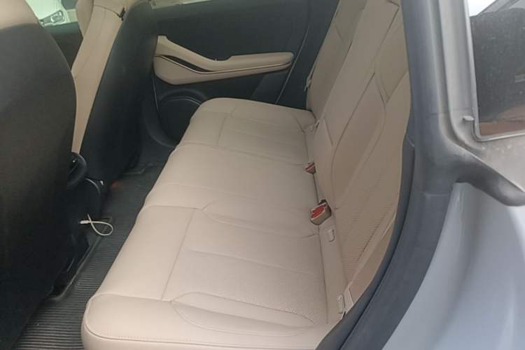 Used Nio ET5 2022 75 kWh Left Rear Seat