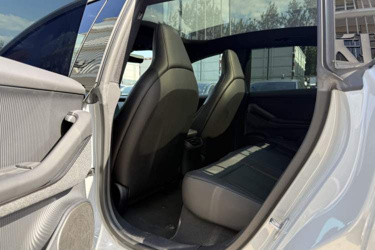 Used Nio ET5 2022 75 kWh Left Rear Seat