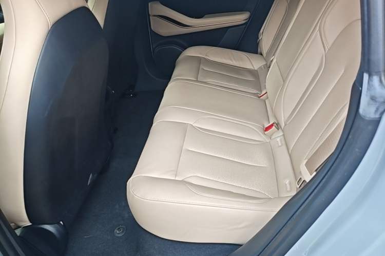 Used Nio ET5 2022 75 kWh Left Rear Seat