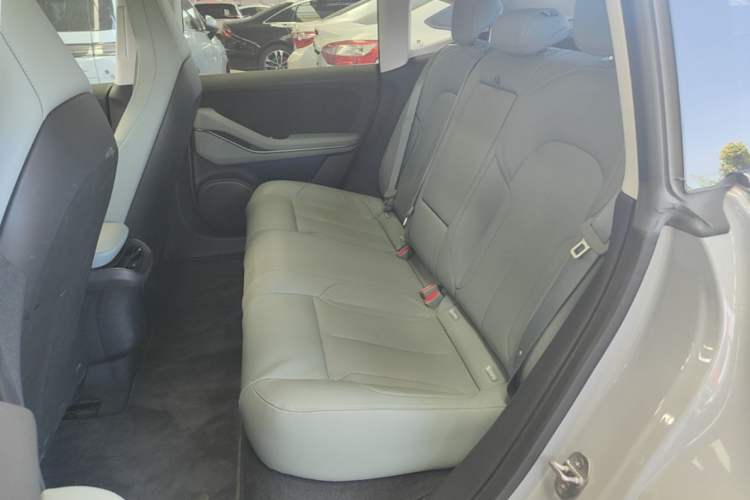 Used Nio ET5 2022 75 kWh Left Rear Seat