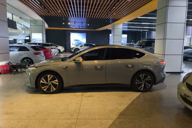 Used Nio ET5 2022 75 kWh Left Side