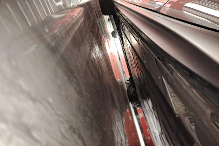 Used Nio ET5 2022 75 kWh Left Side Sill