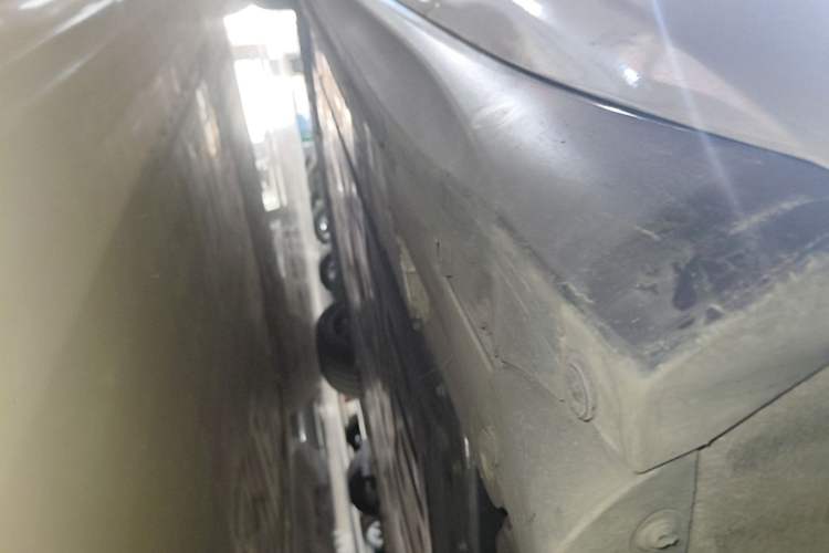 Used Nio ET5 2022 75 kWh Left Side Sill