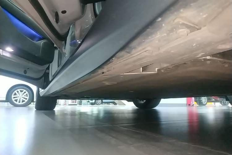 Used Nio ET5 2022 75 kWh Left Side Sill