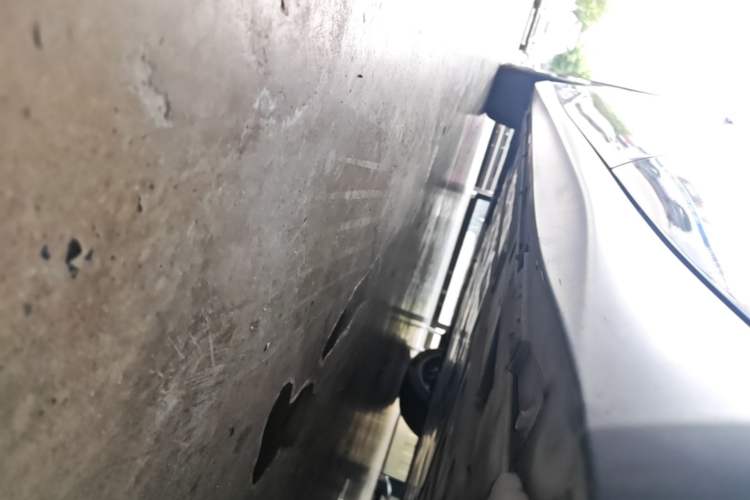 Used Nio ET5 2022 75 kWh Left Side Sill