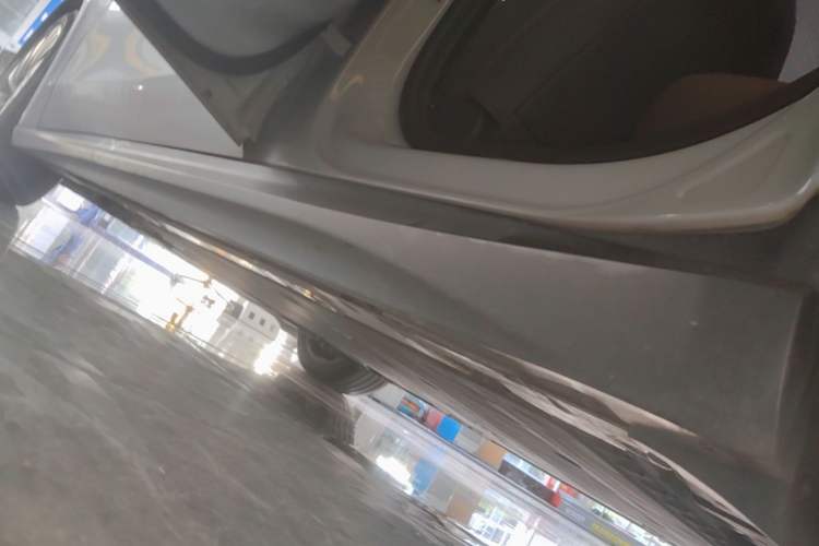 Used Nio ET5 2022 75 kWh Left Side Sill