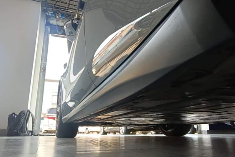 Used Nio ET5 2022 75 kWh Left Side Sill