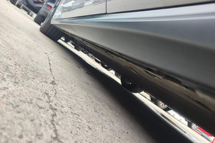 Used Nio ET5 2022 75 kWh Left Side Sill