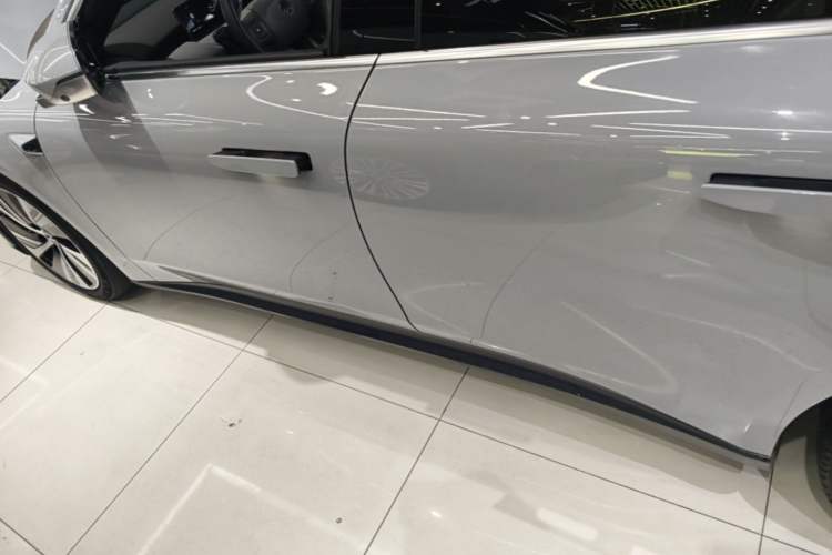 Used Nio ET5 2022 100 kWh Left Side Sill