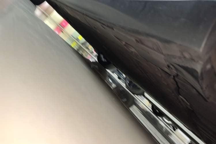 Used Nio ET5 2022 75 kWh Left Side Sill