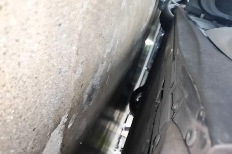 Used Nio ET5 2022 75 kWh Left Side Sill