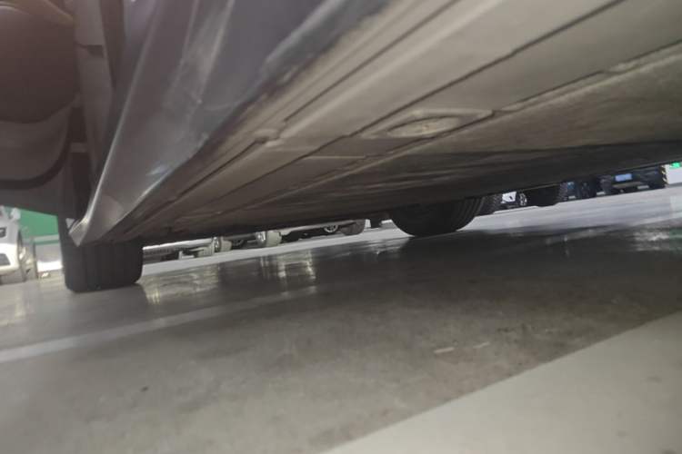 Used Nio ET5 2022 75 kWh Left Side Sill