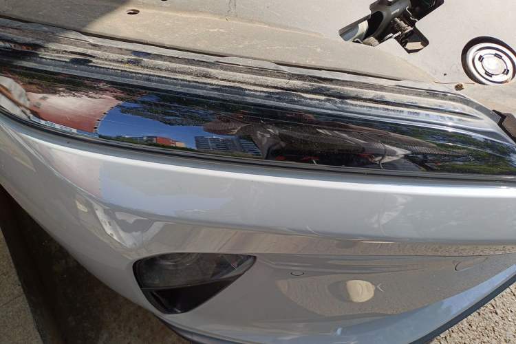Used Nio ET5 2022 75 kWh Right Front Headlight