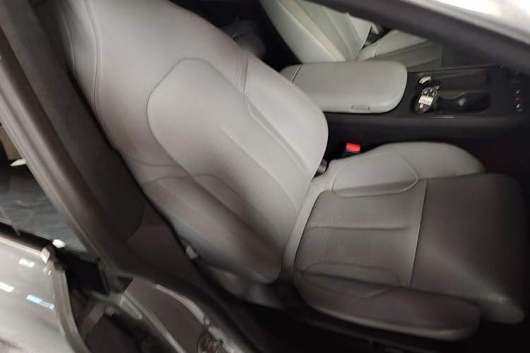 Used Nio ET5 2022 75 kWh Right Front Seat