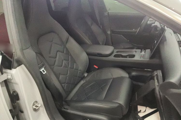 Used Nio ET5 2022 75 kWh Right Front Seat