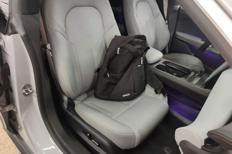Used Nio ET5 2022 75 kWh Right Front Seat