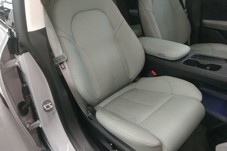 Used Nio ET5 2022 75 kWh Right Front Seat