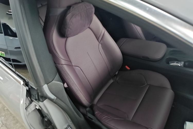 Used Nio ET5 2022 75 kWh Right Front Seat
