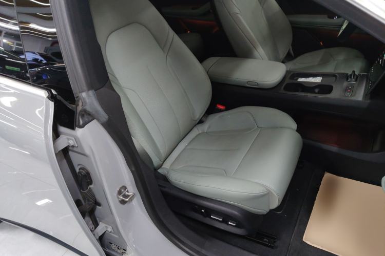 Used Nio ET5 2022 75 kWh Right Front Seat