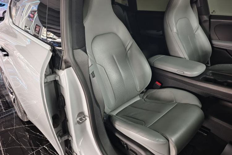 Used Nio ET5 2022 75 kWh Right Front Seat