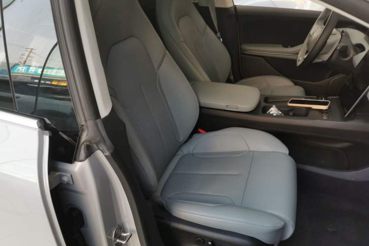 Used Nio ET5 2022 75 kWh Right Front Seat