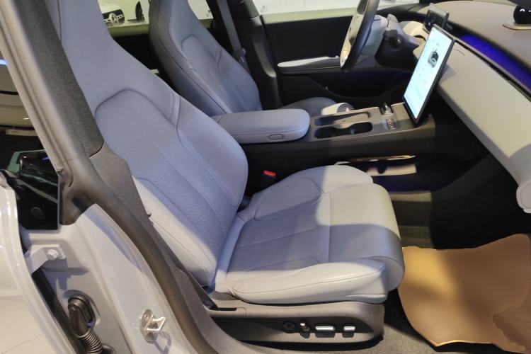 Used Nio ET5 2022 75 kWh Right Front Seat