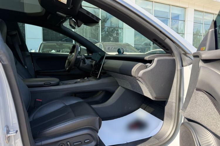 Used Nio ET5 2022 75 kWh Right Front Seat