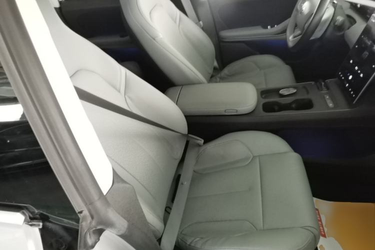 Used Nio ET5 2022 75 kWh Right Front Seat
