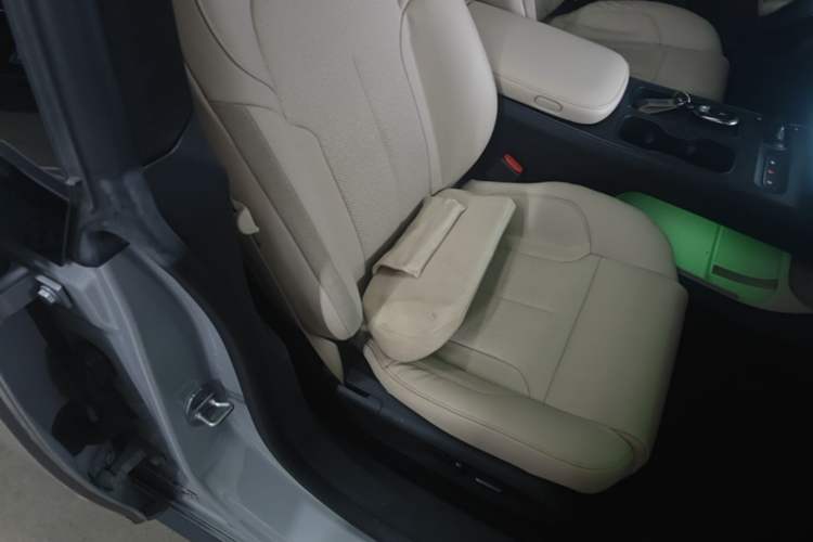 Used Nio ET5 2022 75 kWh Right Front Seat